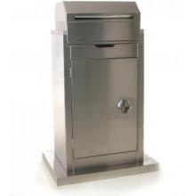 BBQ Guys Stainless Steel Electric Grill On Pedestal