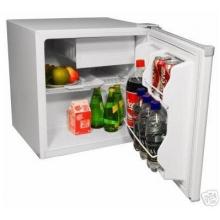 Haier 1.7 Cut Ft Flush Back White Refrigerator / Freeze HNSB02