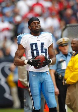 WATCH: Randy Moss gets down in Nashville bar before Titans-Colts game