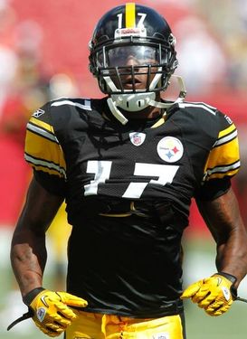 Mike Wallace of the Pittsburgh Steelers runs against the Minnesota