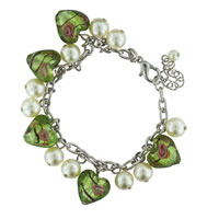 Bracelets - alternating green heart and faux pearl necklace Image.