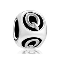European Beads - dice shaped letter q silver plated european beads Image.