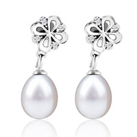 Sterling Silver Jewelry - dangle pearl silver clover earrings Image.