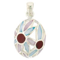 Pendants - mother of pearl roundness flower pendant Image.