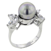 Rings - size 6 silver pearl ring Image.