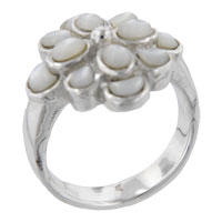 Rings - size 6 mother of pearl bauble flower ring Image.