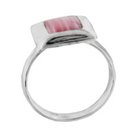 Rings - size 6 red coral square ring Image.