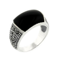 Rings - size 7 rectangle cut onyx ring Image.