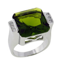 Rings - square cut green cz ring Image.
