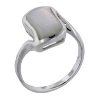 Rings - size 7 mother of pearl leaf ring Image.