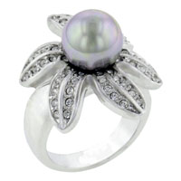 Rings - size 8 silver pearl flower ring Image.