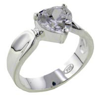 Rings - size 8 heart purple cz ring Image.
