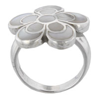Rings - size 8 mother of pearl daisy ring Image.