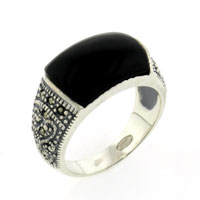 Rings - size 9 rectangle cut onyx ring Image.