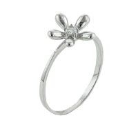Sterling Silver Jewelry - size9 round cut cz daisy sterling silver ring Image.